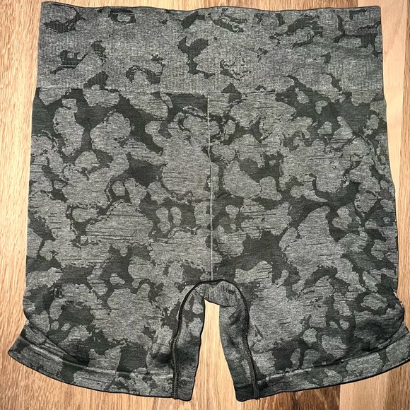 Gymshark adapt camp shorts size large - Picture 2 of 3